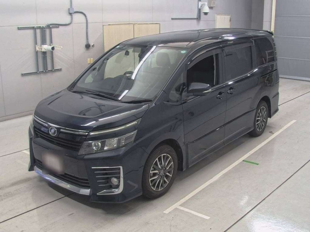 TOYOTA VOXY 2014