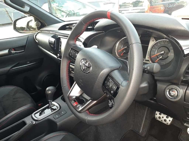 TOYOTA HILUX 2022