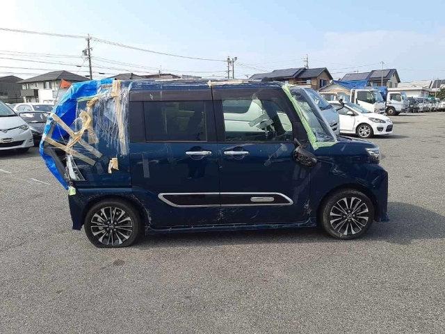 DAIHATSU TANTO 2022