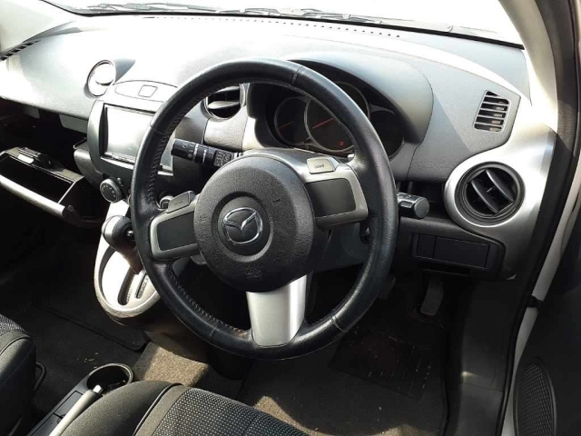 MAZDA DEMIO 2009