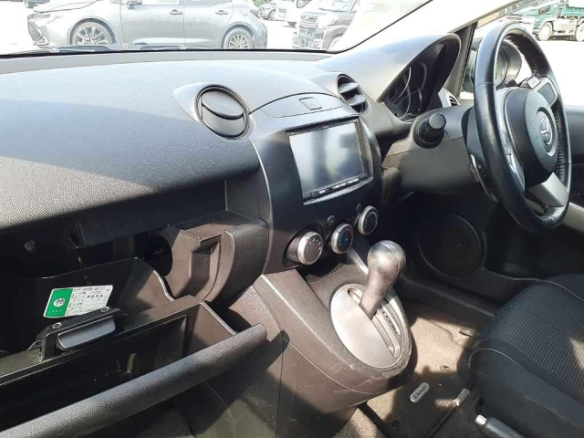 MAZDA DEMIO 2009