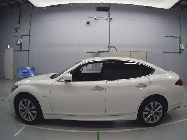 NISSAN FUGA 2014