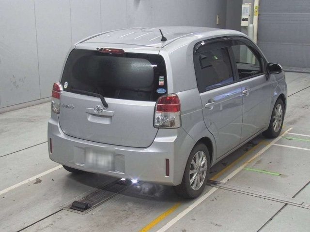 TOYOTA SPADE 2019