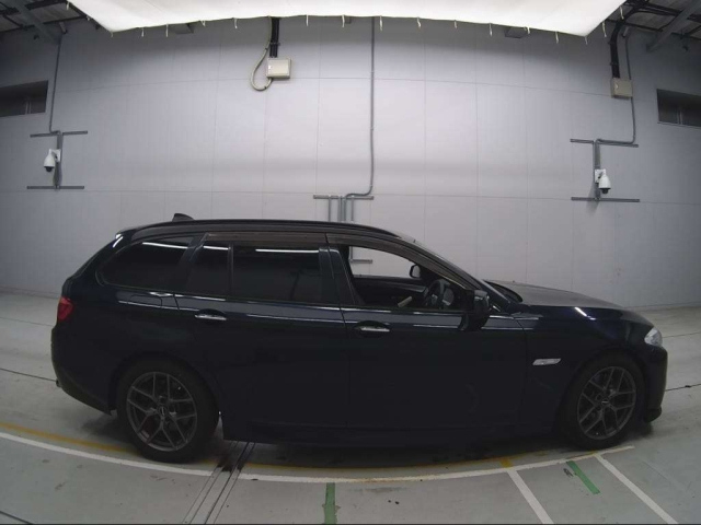 BMW 5 SERIES 2010