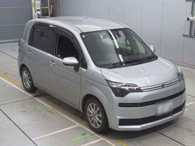 TOYOTA SPADE 2019
