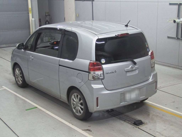 TOYOTA SPADE 2019
