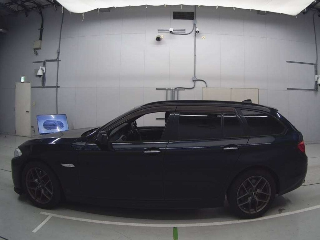 BMW 5 SERIES 2010