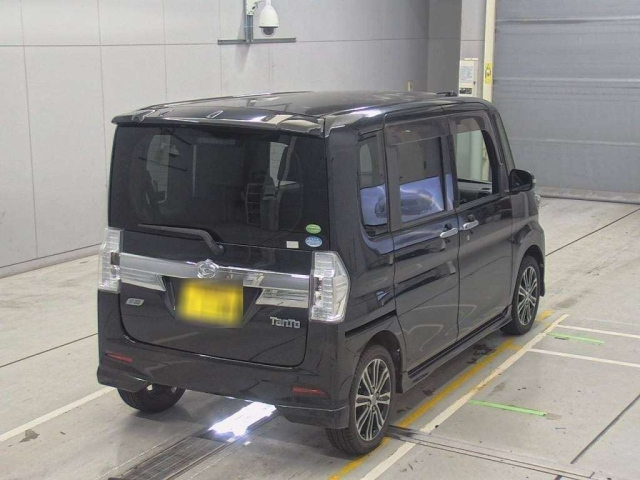 DAIHATSU TANTO 2014