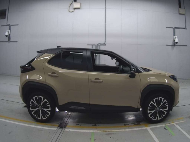 TOYOTA YARIS CROSS 2023