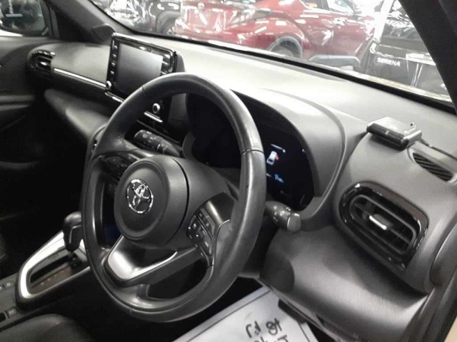 TOYOTA YARIS CROSS 2023