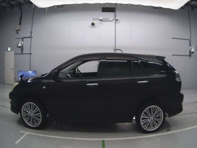 TOYOTA HARRIER 2011
