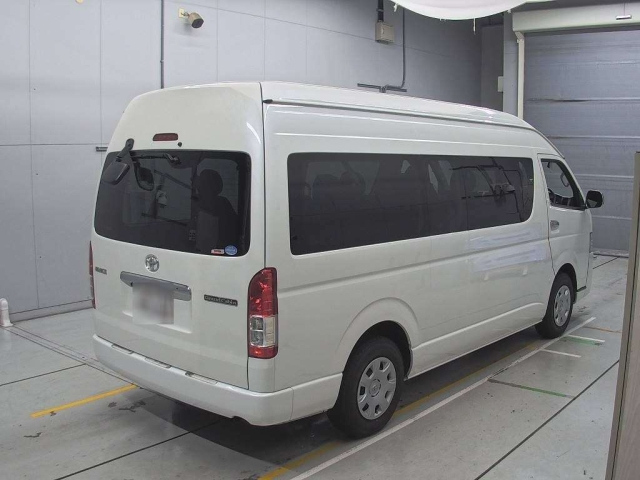 TOYOTA HIACE 2018