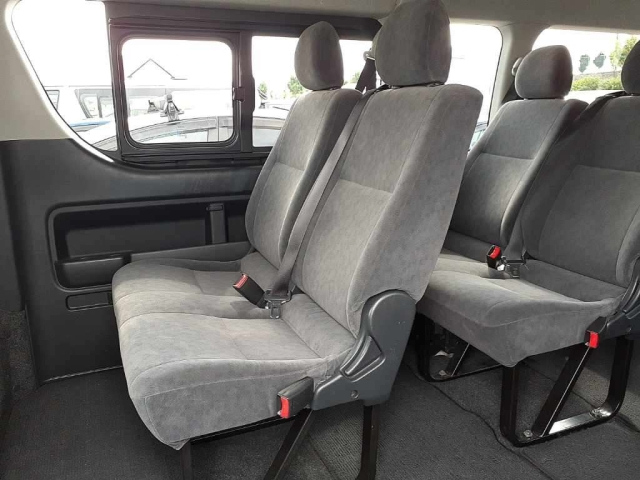 TOYOTA HIACE 2018