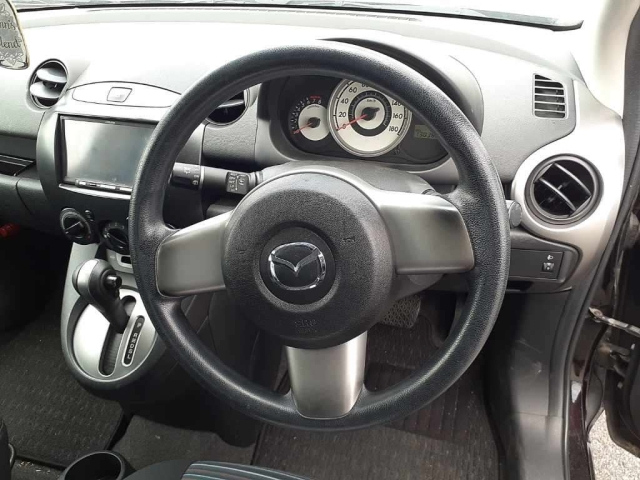 MAZDA DEMIO 2011