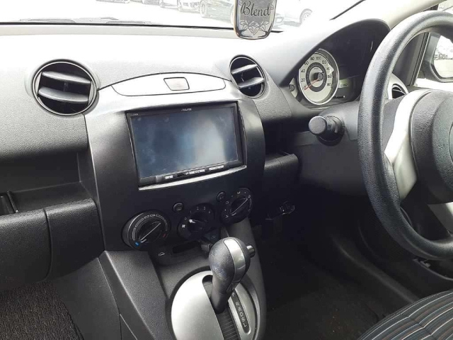 MAZDA DEMIO 2011