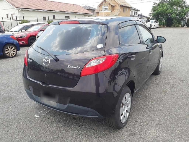 MAZDA DEMIO 2011