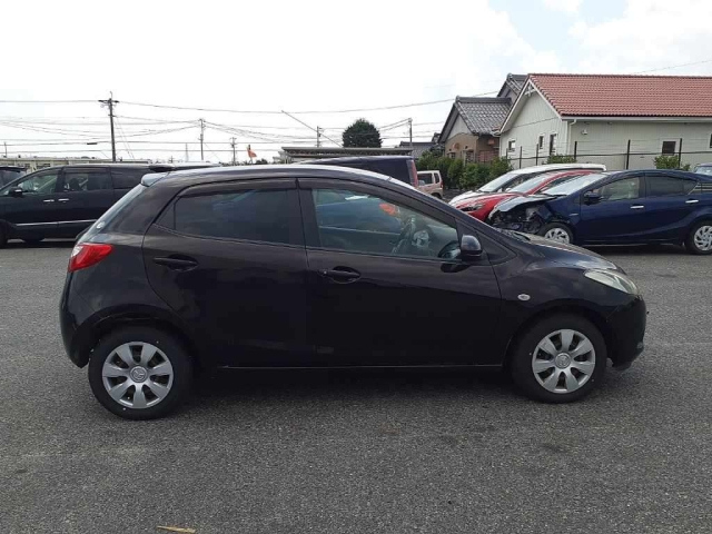 MAZDA DEMIO 2011