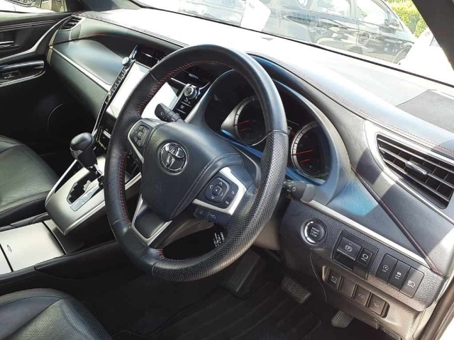 TOYOTA HARRIER 2017