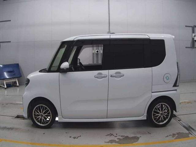 DAIHATSU TANTO 2020