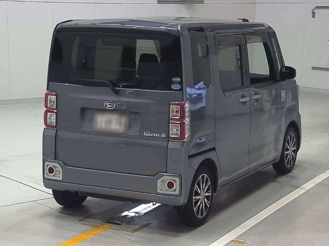 DAIHATSU WAKE 2016