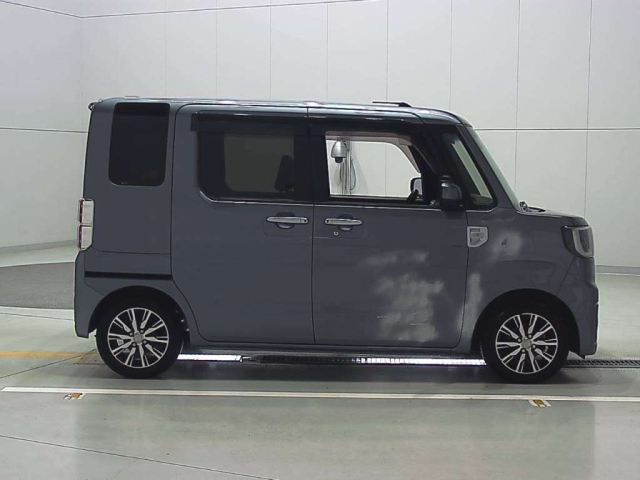 DAIHATSU WAKE 2016