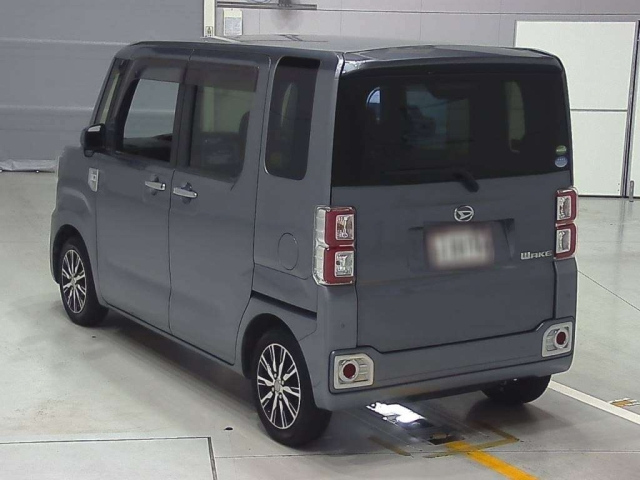 DAIHATSU WAKE 2016