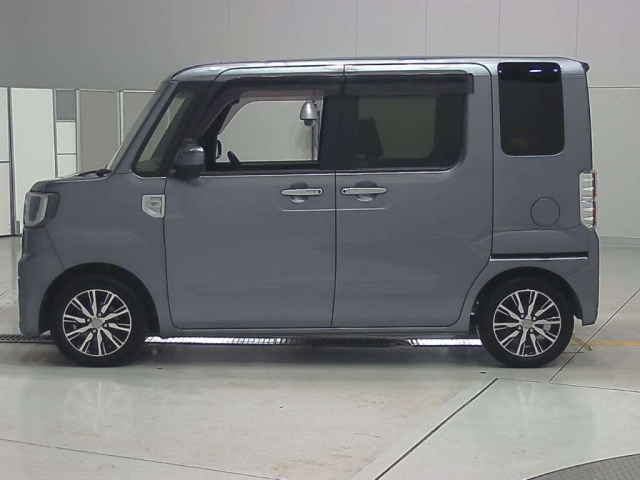 DAIHATSU WAKE 2016