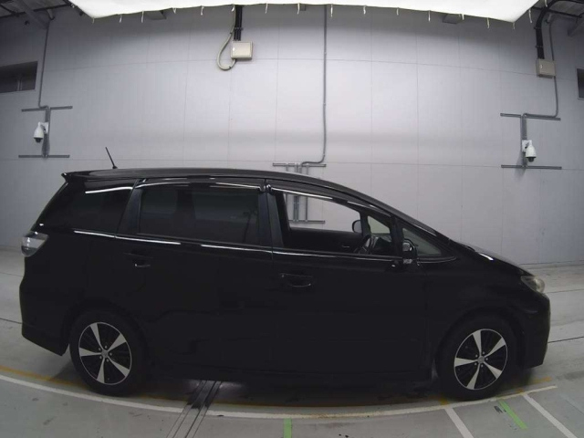 TOYOTA WISH 2012