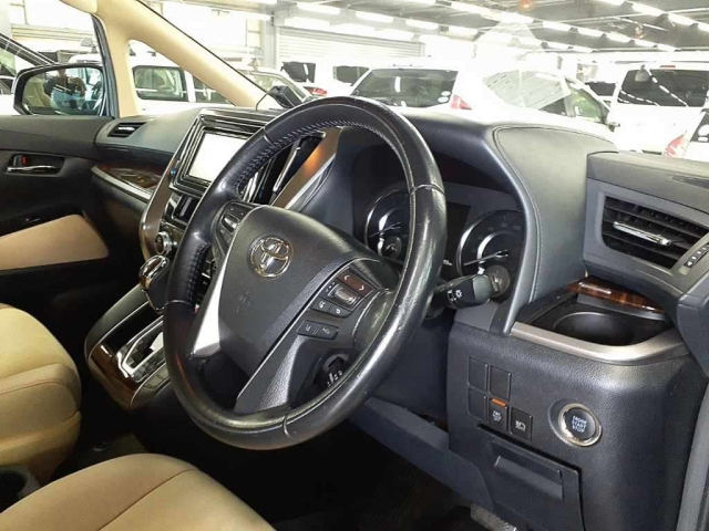 TOYOTA VELLFIRE 2019