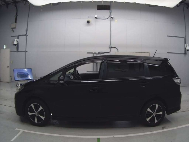 TOYOTA WISH 2012