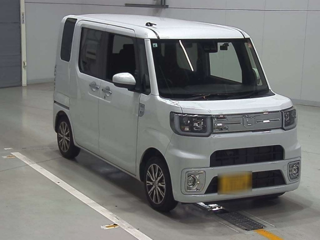 DAIHATSU WAKE 2021