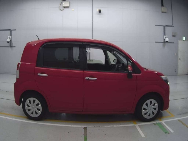 TOYOTA SPADE 2013