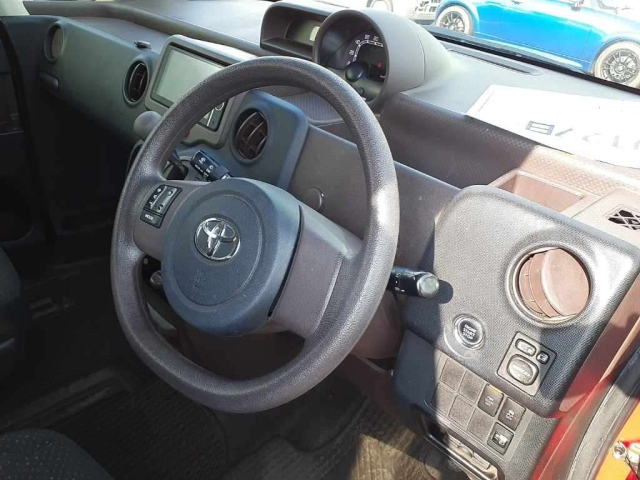 TOYOTA SPADE 2013