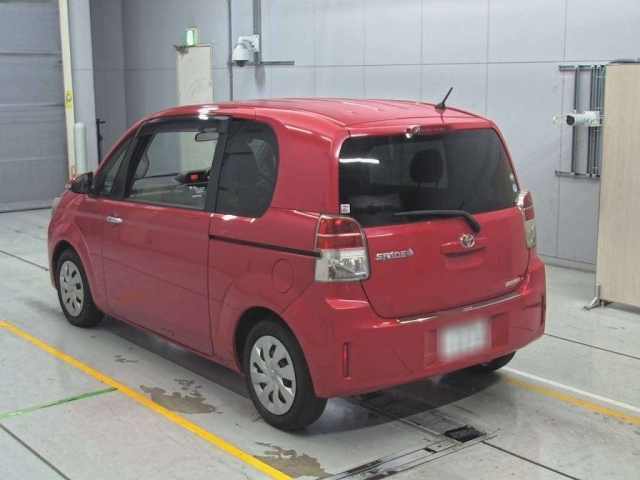 TOYOTA SPADE 2013