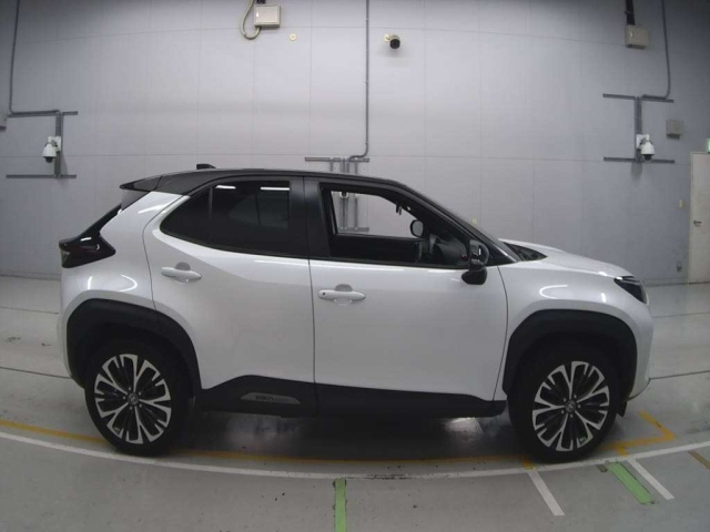 TOYOTA YARIS CROSS 2023