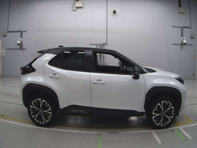 TOYOTA YARIS CROSS 2023