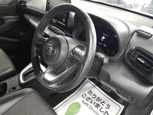 TOYOTA YARIS CROSS 2023