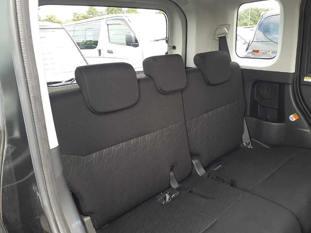 TOYOTA ROOMY 2020