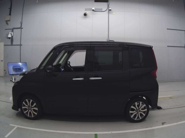 TOYOTA ROOMY 2020