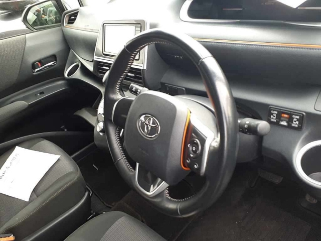 TOYOTA SIENTA 2019
