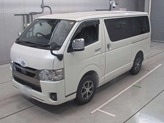 TOYOTA HIACE VAN