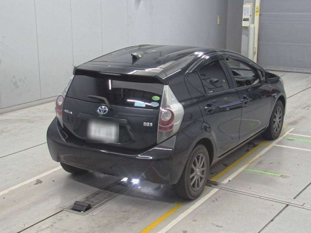 TOYOTA AQUA 2012