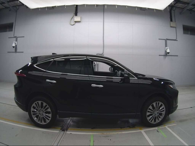 TOYOTA HARRIER 2022