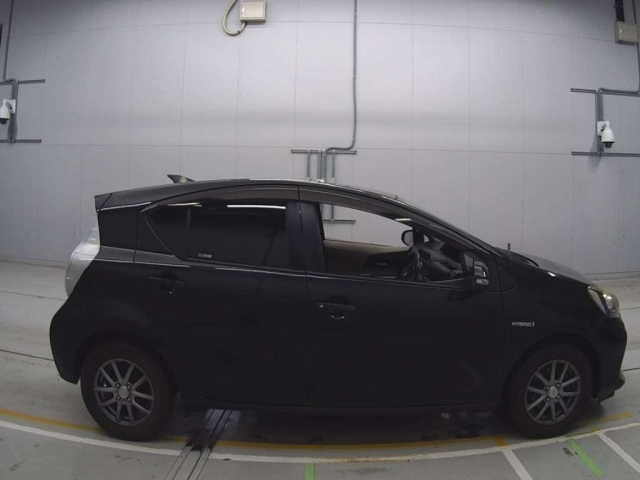 TOYOTA AQUA 2012