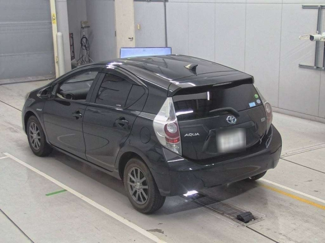 TOYOTA AQUA 2012