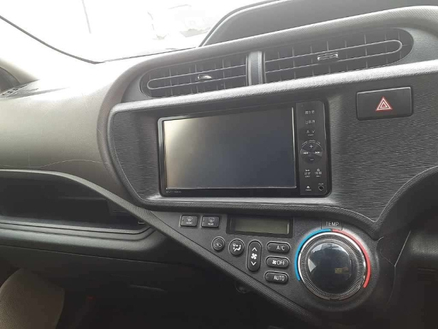 TOYOTA AQUA 2012