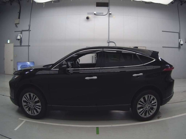 TOYOTA HARRIER 2022