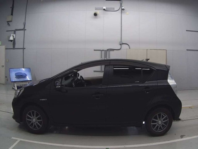 TOYOTA AQUA 2012