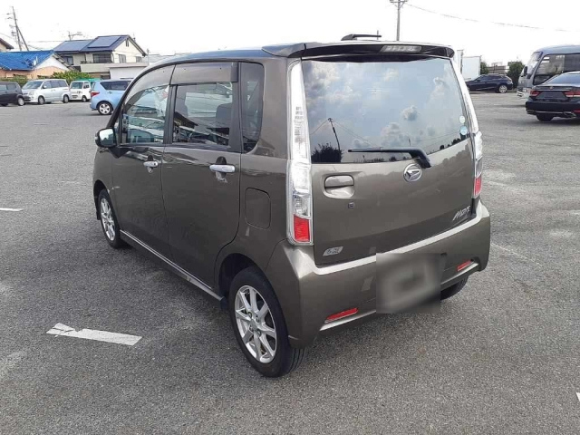 DAIHATSU MOVE 2011