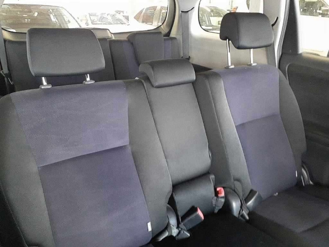 TOYOTA WISH 2013
